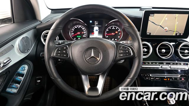 Mercedes-Benz GLC-Class GLC300 4MATIC AMG Line