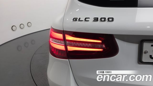 Mercedes-Benz GLC-Class GLC300 4MATIC AMG Line