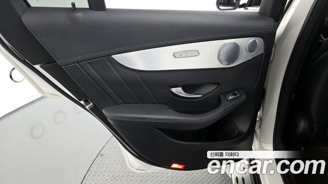 Mercedes-Benz GLC-Class GLC300 4MATIC AMG Line