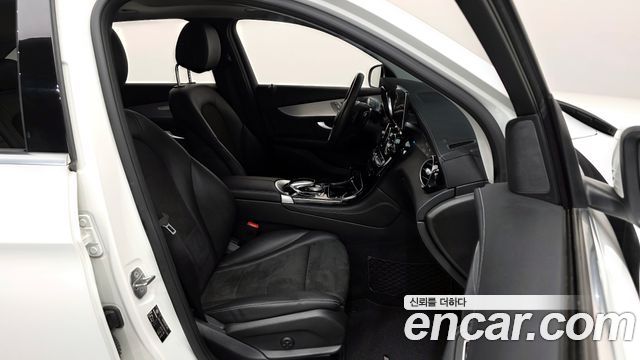 Mercedes-Benz GLC-Class GLC300 4MATIC AMG Line