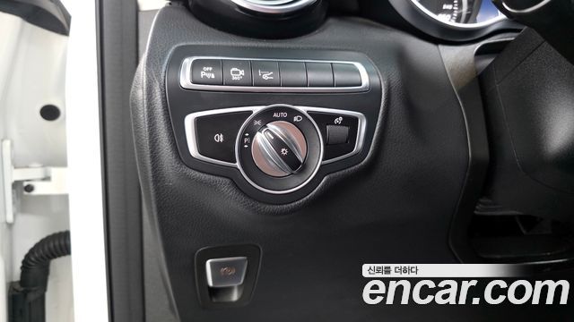 Mercedes-Benz GLC-Class GLC300 4MATIC AMG Line