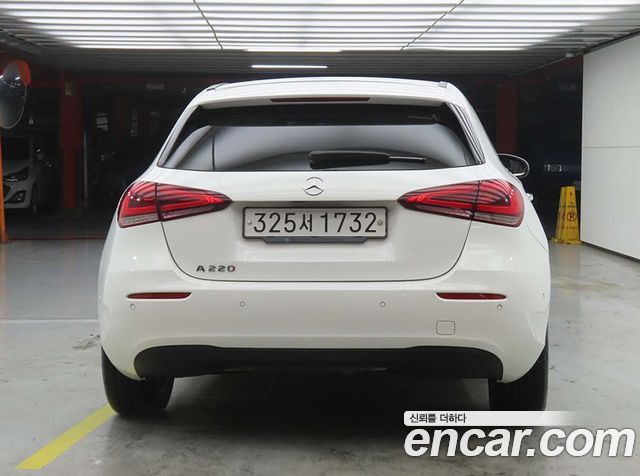 Mercedes-Benz A-Class A220 Hatchback