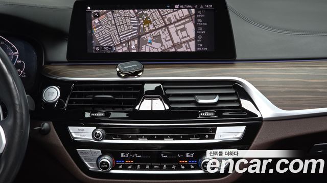 BMW 5-Series 530e M Sport