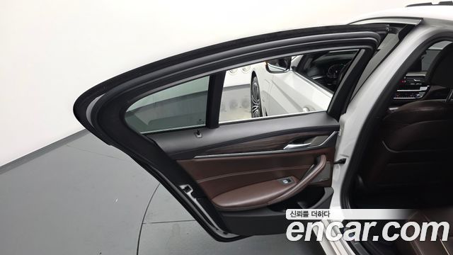 BMW 5-Series 530e M Sport