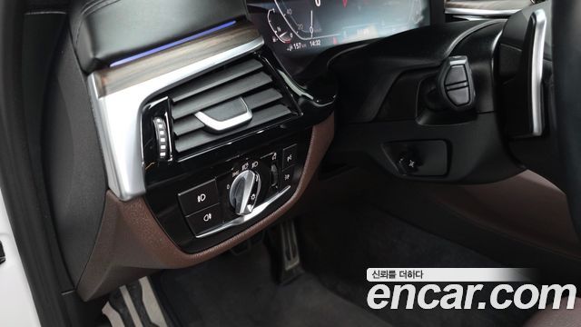 BMW 5-Series 530e M Sport