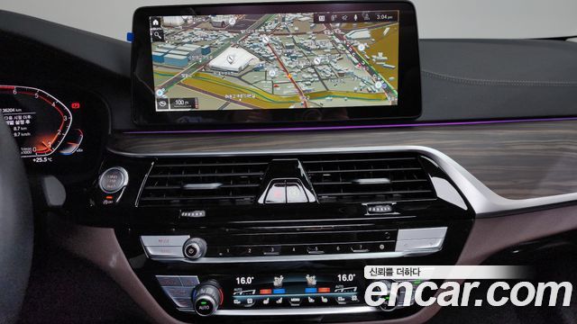 BMW 5-Series 530i Luxury