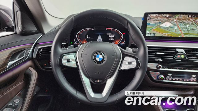 BMW 5-Series 530i Luxury