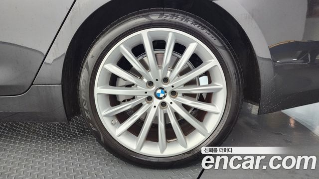 BMW 5-Series 530i Luxury