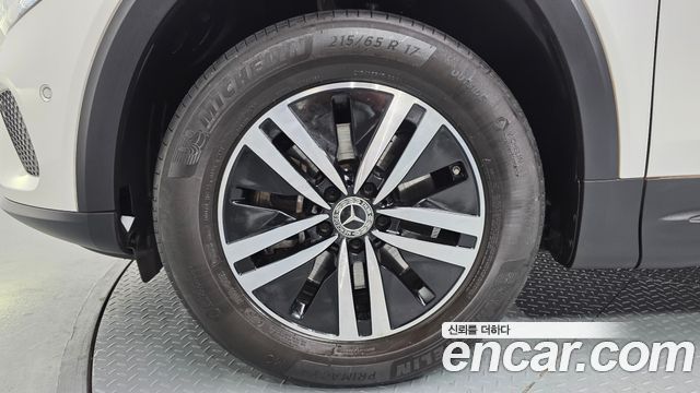 Mercedes-Benz GLB-Class GLB200 d