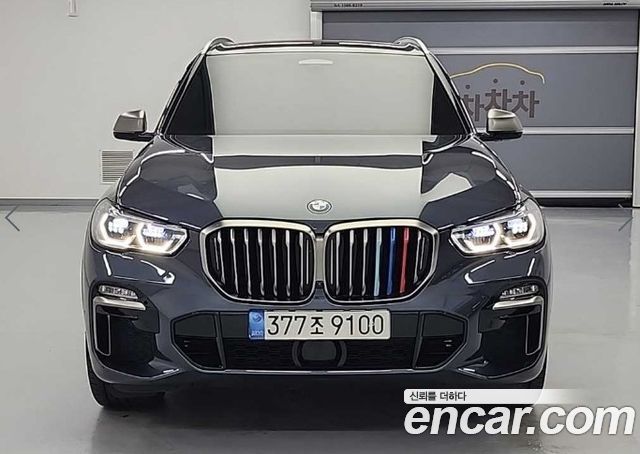 BMW X5 M50i