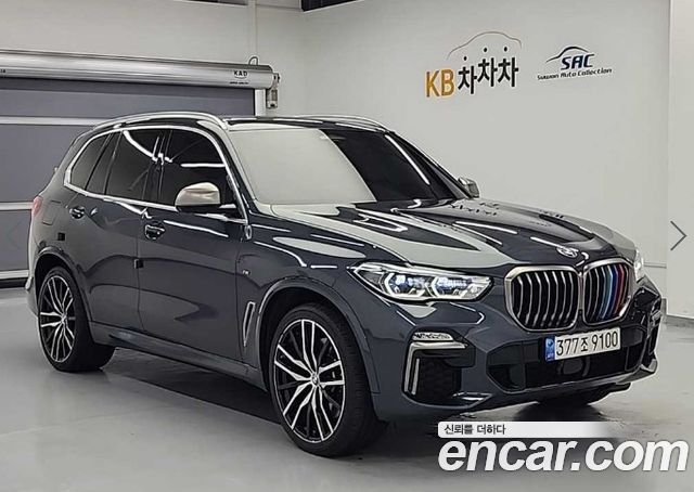 BMW X5 M50i