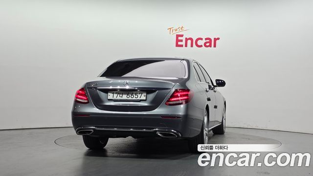 Mercedes-Benz E-Class E200 Avantgarde