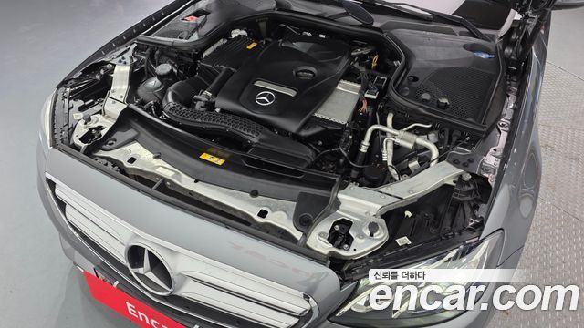 Mercedes-Benz E-Class E200 Avantgarde