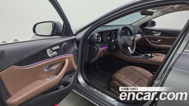 Mercedes-Benz E-Class E200 Avantgarde