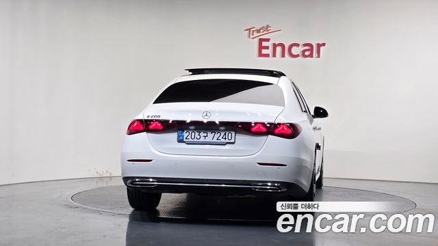 Mercedes-Benz E-Class E200 Avantgarde