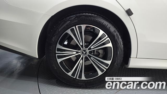 Mercedes-Benz E-Class E200 Avantgarde