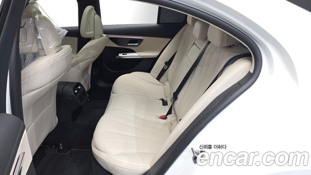 Mercedes-Benz E-Class E200 Avantgarde