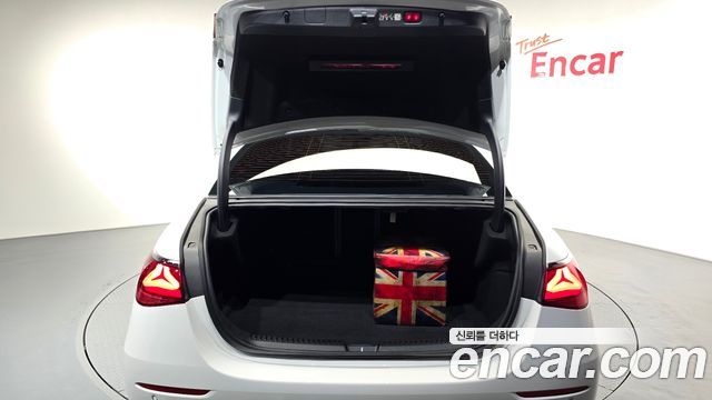 Mercedes-Benz E-Class E200 Avantgarde