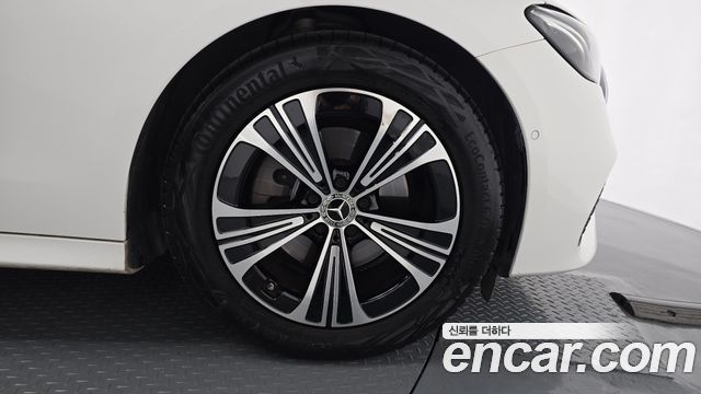 Mercedes-Benz E-Class E200 Avantgarde