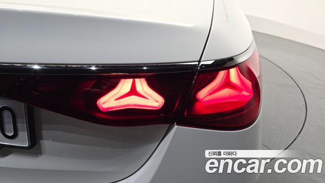 Mercedes-Benz E-Class E200 Avantgarde