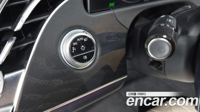 Mercedes-Benz E-Class E200 Avantgarde