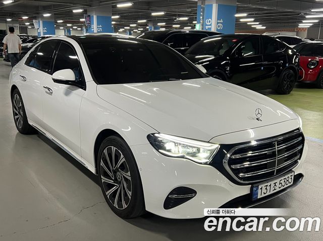 Mercedes-Benz E-Class E300 4MATIC Exclusive