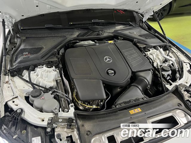 Mercedes-Benz E-Class E300 4MATIC Exclusive
