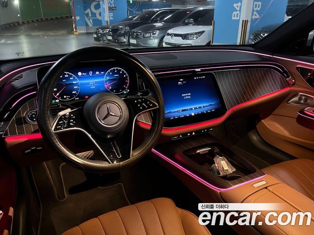 Mercedes-Benz E-Class E300 4MATIC Exclusive
