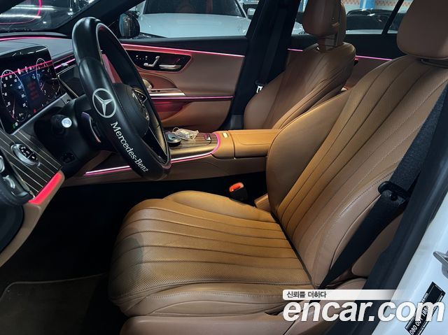 Mercedes-Benz E-Class E300 4MATIC Exclusive