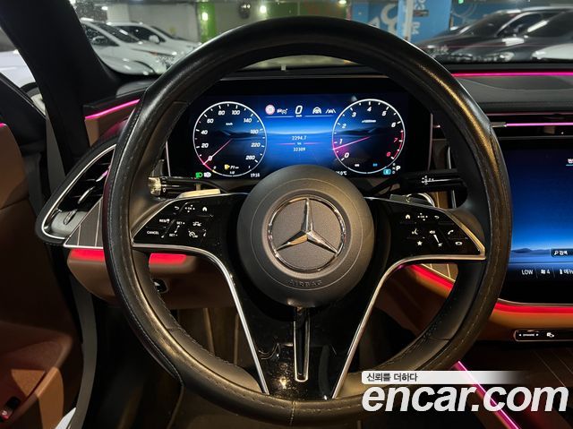 Mercedes-Benz E-Class E300 4MATIC Exclusive