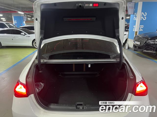 Mercedes-Benz E-Class E300 4MATIC Exclusive