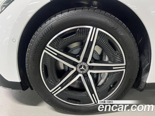 Mercedes-Benz EQE EQE350+