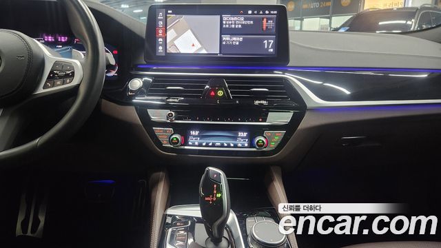 BMW 5-Series 530i xDrive M Sport Package