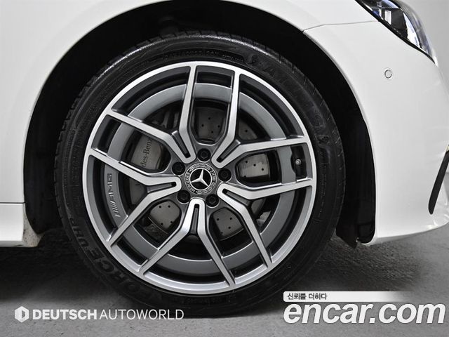 Mercedes-Benz E-Class E300d 4MATIC Coupe