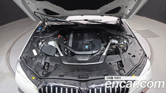 BMW 7-Series 740Li xDrive M Sport Package