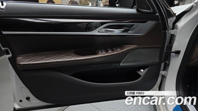 BMW 7-Series 740Li xDrive M Sport Package