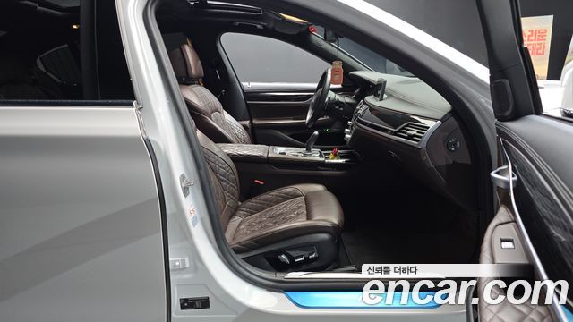 BMW 7-Series 740Li xDrive M Sport Package