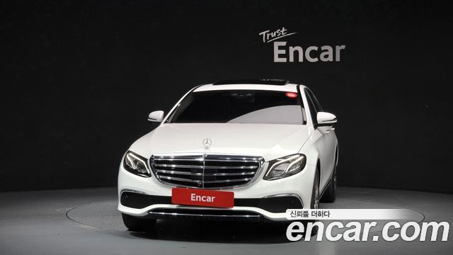 Mercedes-Benz E-Class E300 4MATIC Exclusive