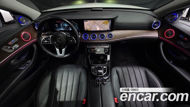 Mercedes-Benz E-Class E300 4MATIC Exclusive