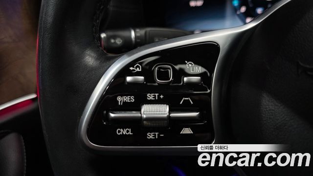 Mercedes-Benz E-Class E300 4MATIC Exclusive