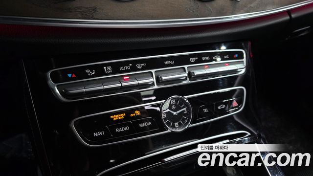 Mercedes-Benz E-Class E300 4MATIC Exclusive