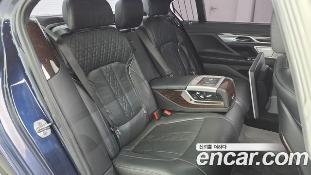 BMW 7-Series 750Li xDrive