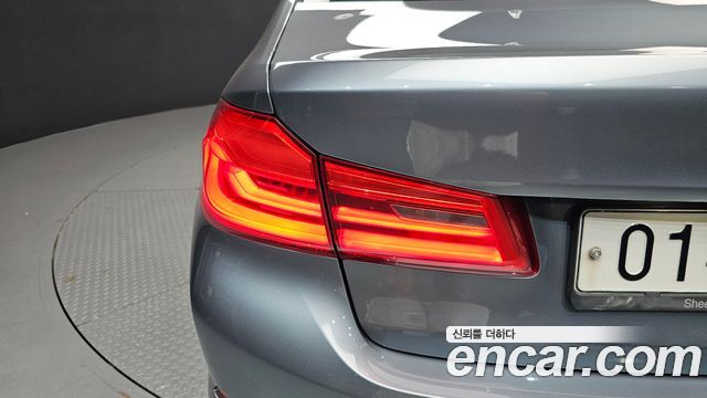 BMW 5-Series 520d Luxury Special Edition