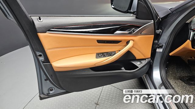 BMW 5-Series 520d Luxury Special Edition