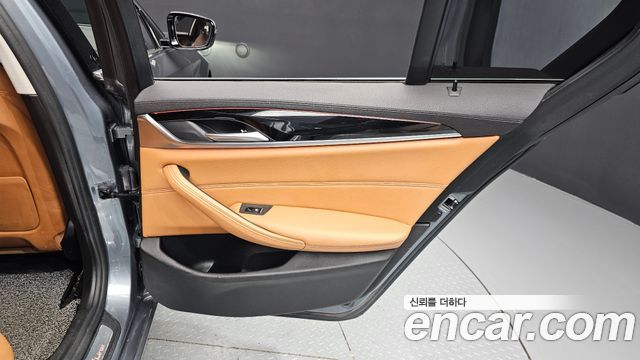 BMW 5-Series 520d Luxury Special Edition