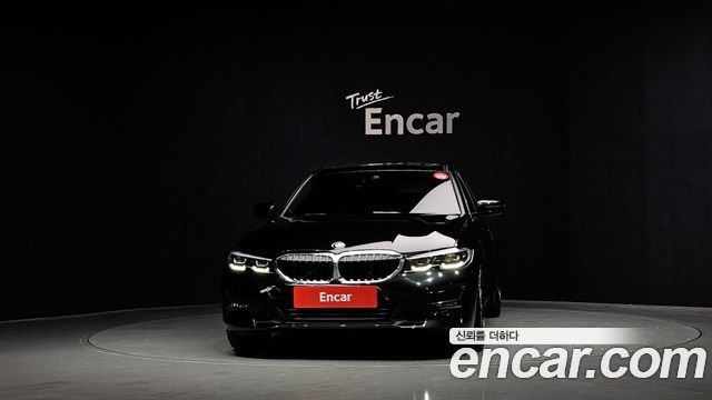 BMW 3-Series 320i