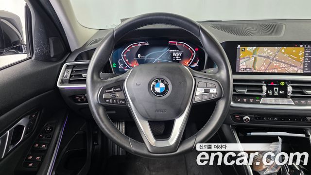 BMW 3-Series 320i