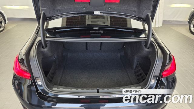 BMW 3-Series 320i