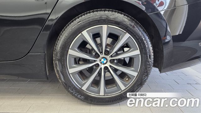 BMW 3-Series 320i