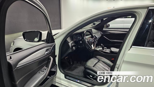 BMW 5-Series 520d xDrive M Sport Package